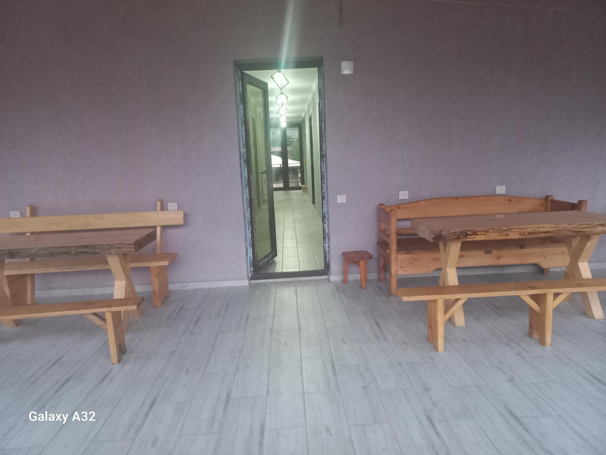 Ninama Hotel Mestia Buitenkant foto