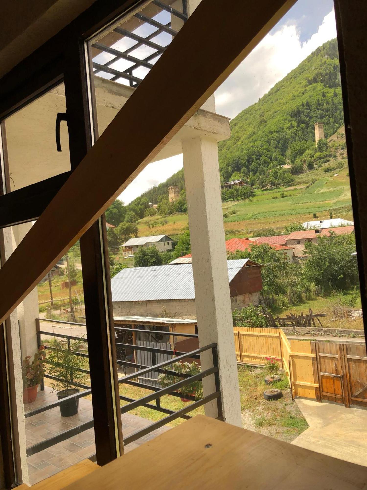 Ninama Hotel Mestia Buitenkant foto