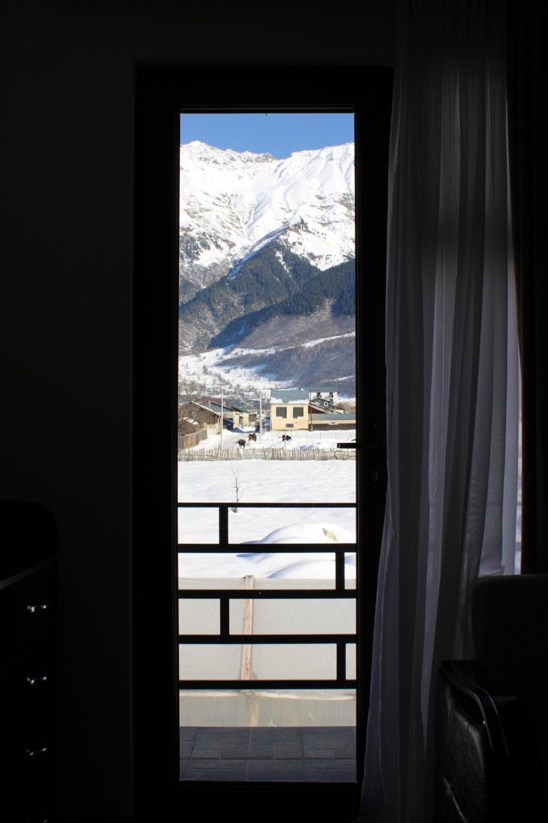 Ninama Hotel Mestia Buitenkant foto